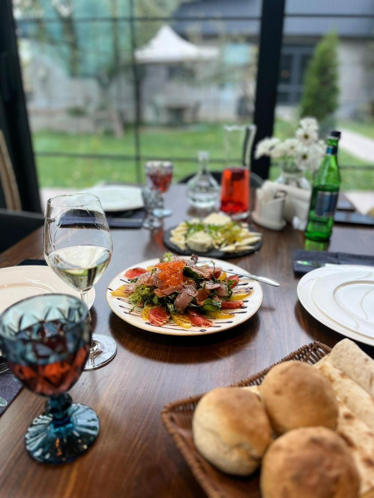 Tsaghkunk Chef House Hotel & Restaurant Sevan Luaran gambar