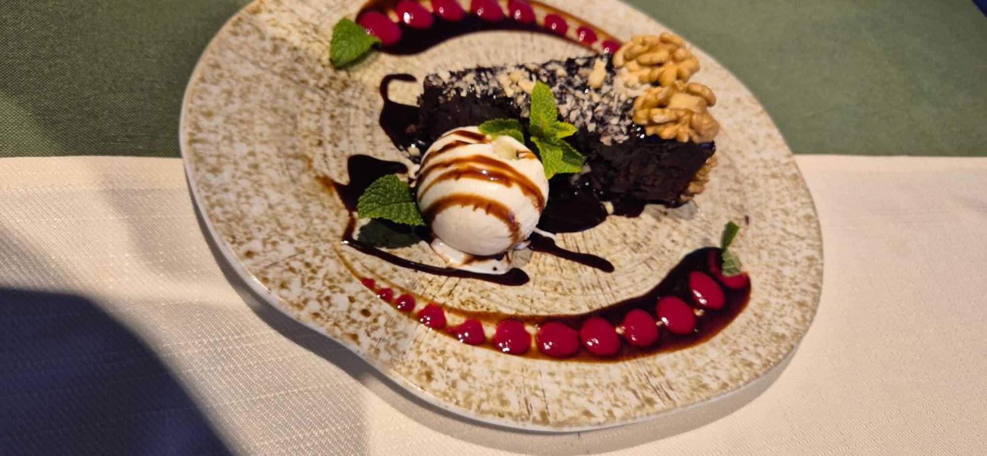 Tsaghkunk Chef House Hotel & Restaurant Sevan Luaran gambar